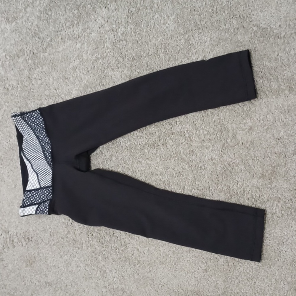 Lulemon size 4 workout Apparel
